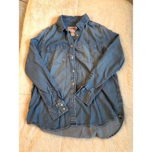EUC Chambray Boyfriend Fit Button Down
